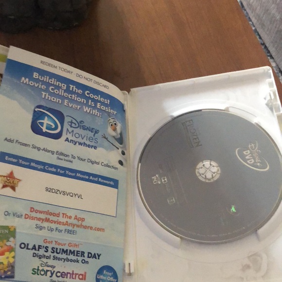 Frozen DVD - Picture 3 of 3